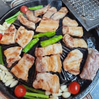 돼지생갈비상회 태화점 로고